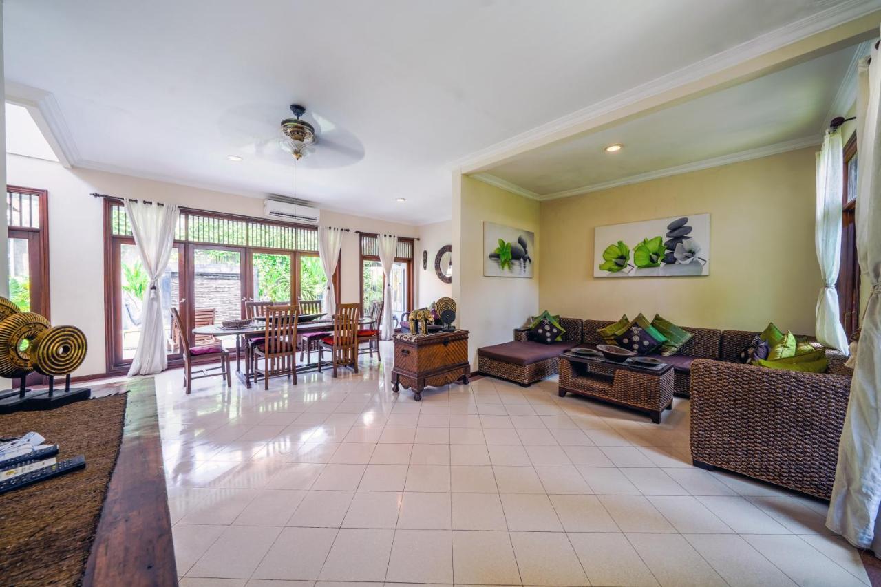 Villa Mica - Kuta - 5 Bedrooms - 5 Bathrooms - Great Location Екстериор снимка