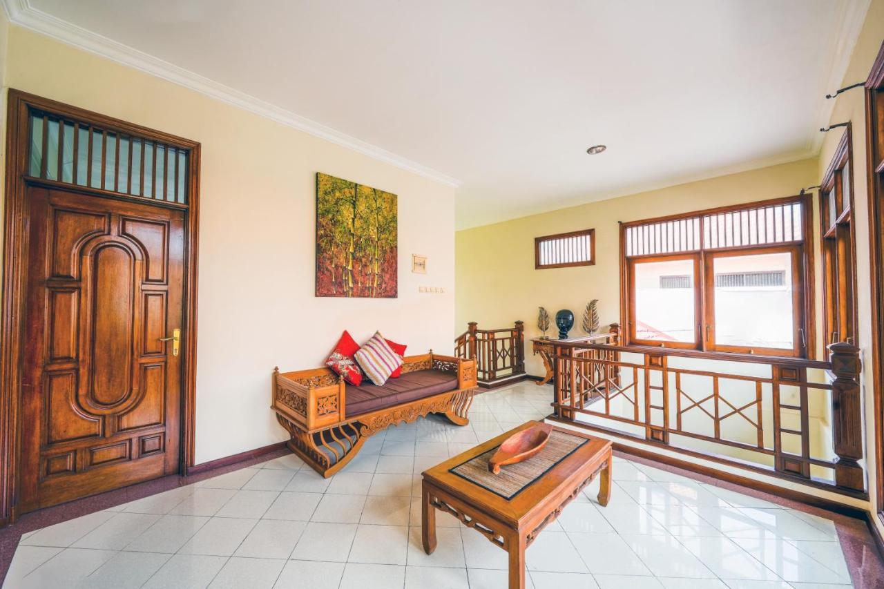 Villa Mica - Kuta - 5 Bedrooms - 5 Bathrooms - Great Location Екстериор снимка