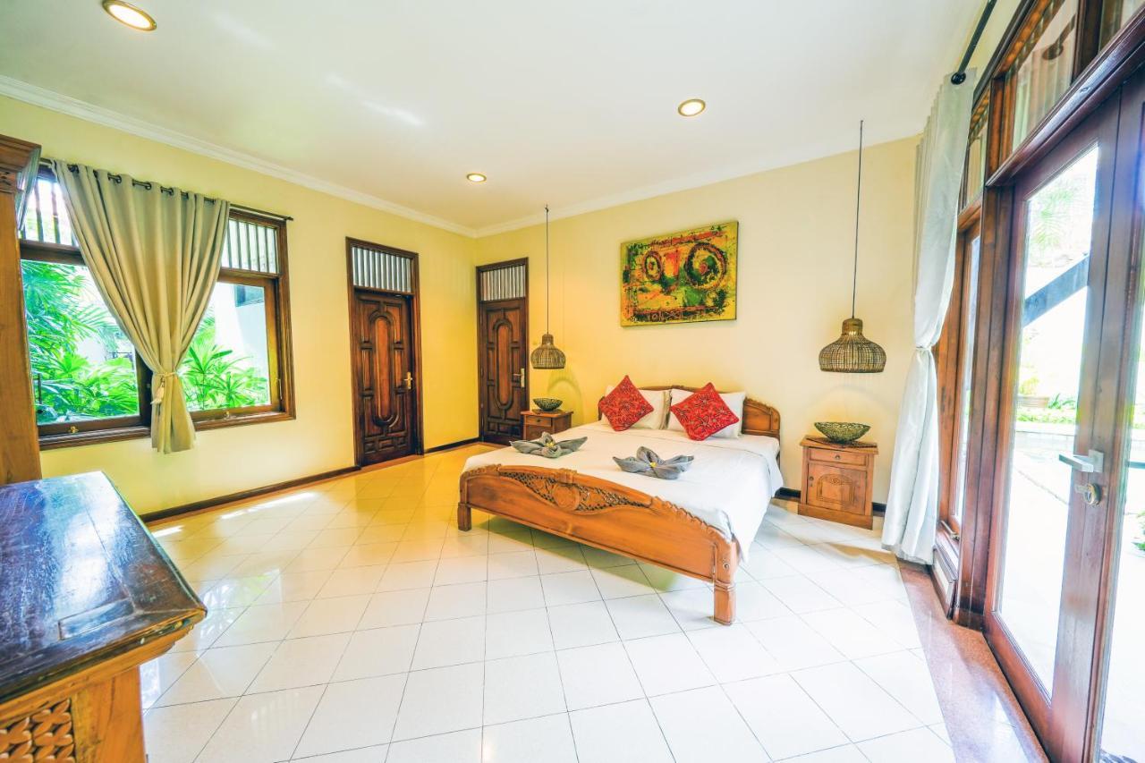 Villa Mica - Kuta - 5 Bedrooms - 5 Bathrooms - Great Location Екстериор снимка