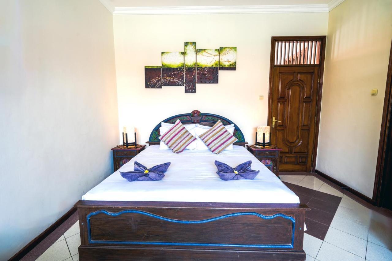 Villa Mica - Kuta - 5 Bedrooms - 5 Bathrooms - Great Location Екстериор снимка