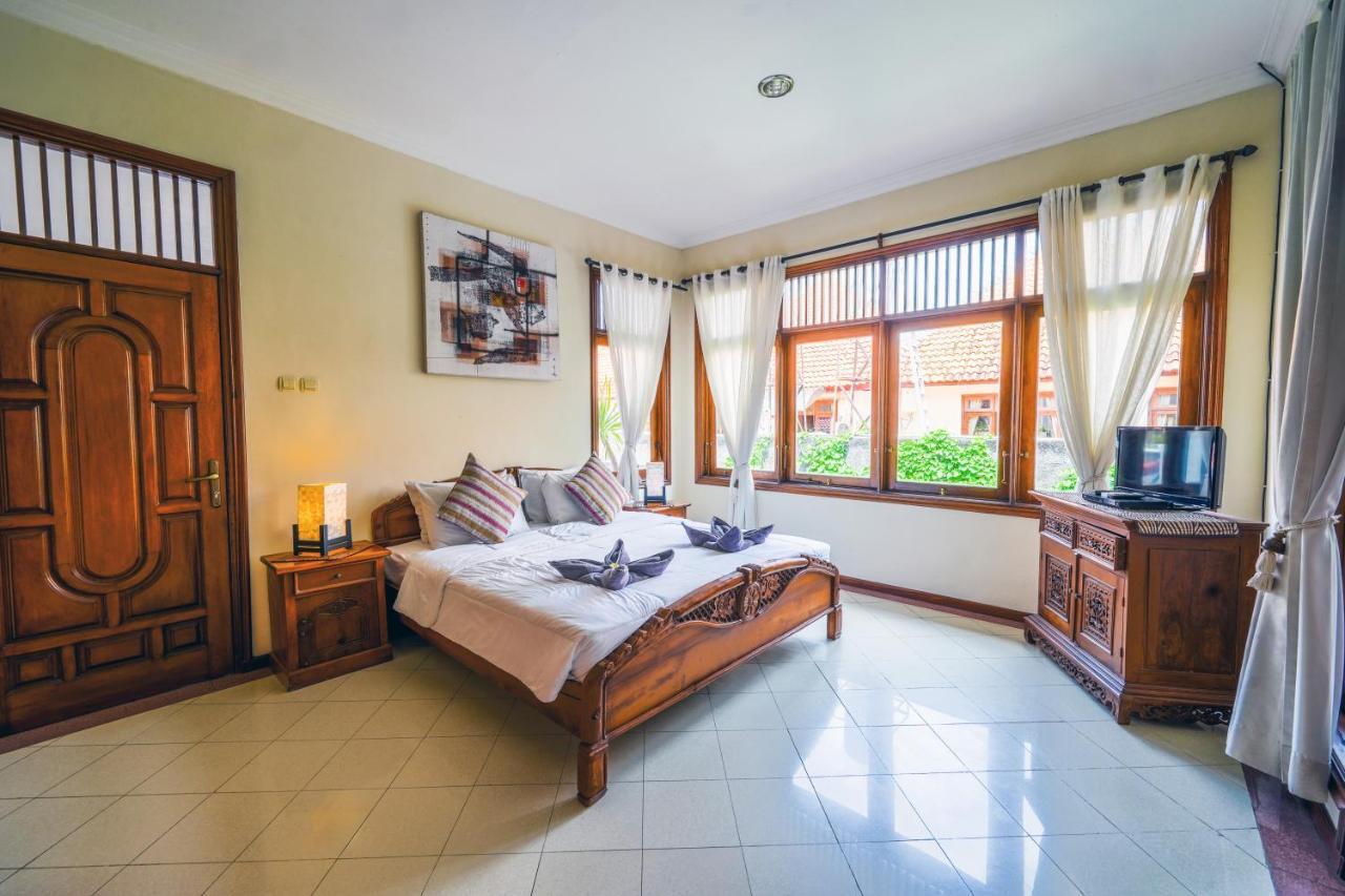 Villa Mica - Kuta - 5 Bedrooms - 5 Bathrooms - Great Location Екстериор снимка